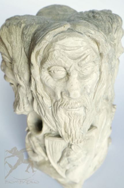 Unikatowa ręcznie rzeźbiona figura wolnostojąca do wnętrza inspirowana mitologią Słowian. Pracownia Rzeźby Bombadilo