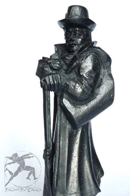 Unikalna rzeźba statuetka Leśnik Leśniczy Myśliwy na prezent