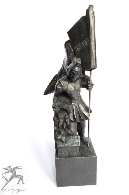 Statuetki ręcznie rzeźbione w kamieniu, Polskie rękodzieło artystyczne, posągi, poniki, figurki